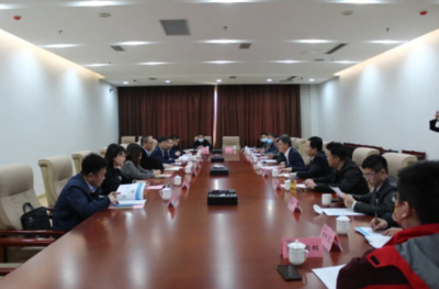 濟南市行政審批服務(wù)局(濟南市政務(wù)服務(wù)管理辦公室) 工作動態(tài) 濟南市行政審批服務(wù)局到天橋區(qū)開展集中服務(wù)企業(yè)&ldquo;五個一&rdquo;活動